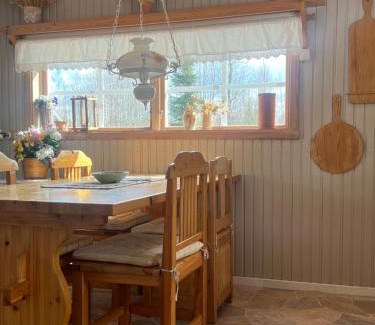 Harads House | Vintage cabin - Sauna, grill, rural, close to lake & snowmobile trails, skiing
