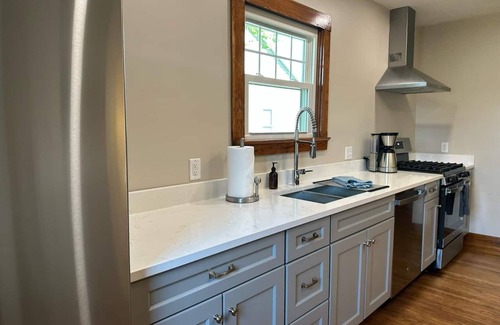 Van Wert House | Vintage Charm on Elson Ave.