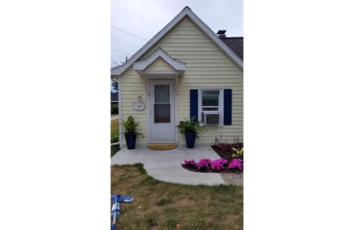 Ludington Cottage | Vintage Cottage 2 Blocks from Ludington Beach