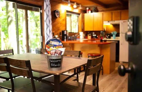Rhododendron Cabin | Vintage Creekside Cabin, trails, WiFi, wood-stove, 20 min drive to skiing