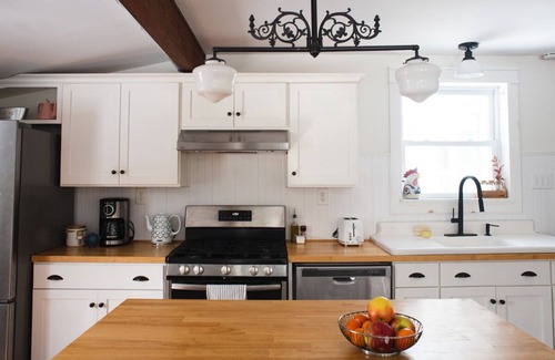 Highland Other | Vintage Farmhouse in the heart of Hudson Valley