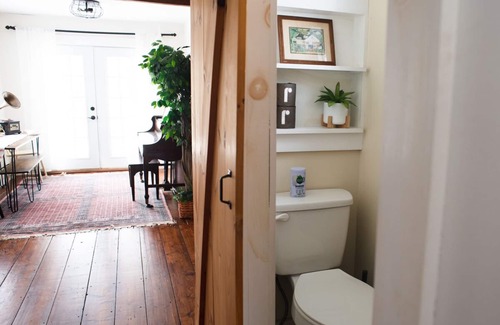 Highland Other | Vintage Farmhouse in the heart of Hudson Valley