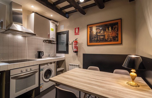 La Ribera Apartment | Vintage flat in Trendy Born Gothic area