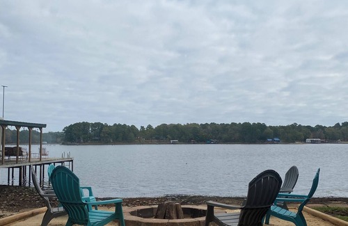 Hawkins Cottage | Vintage Lakefront Cottage, Private Dock, Infinity Beach Pit, 2 Kayaks!
