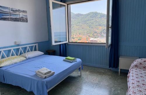 Levanto Apartment | Vintage Ocean View with WI-FI and Private Parking