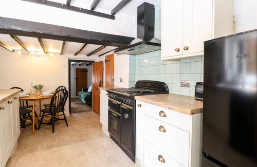 Freethorpe House | VINTNER'S COTTAGE, pet friendly, character holiday cottage in Reedham