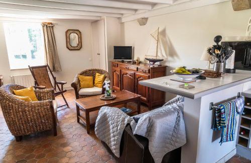 Asquins House | Viola