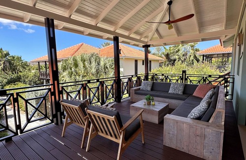 Sint Michiel Villa | VIP Blue Bay Beach Villa 5