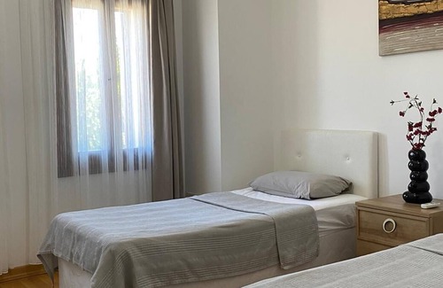 Bodrum City Center Villa | VIP luxury 4 bedroom holiday villa with private pool and garden.