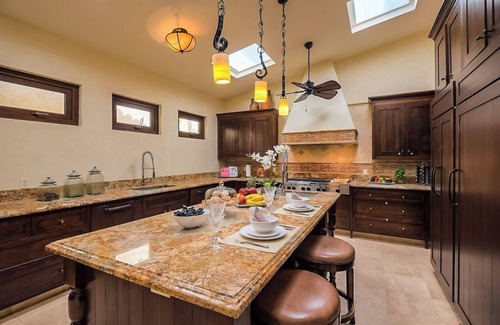 Pedregal Villa | VIP Mansion | Bartender, Chef, Maid included
