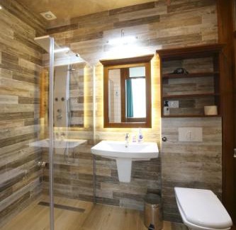Odorheiu Secuiesc Apartment | Virág Apartman Luxury