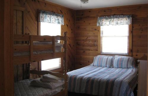 Quinby Resort | Virginia Landing Camping Resort Cabin 19