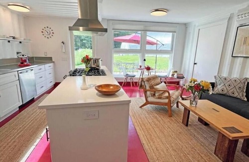 Stone Ridge House | Visit a farm-stay container house on a 30-acre organic forest in Stone Ridge, NY