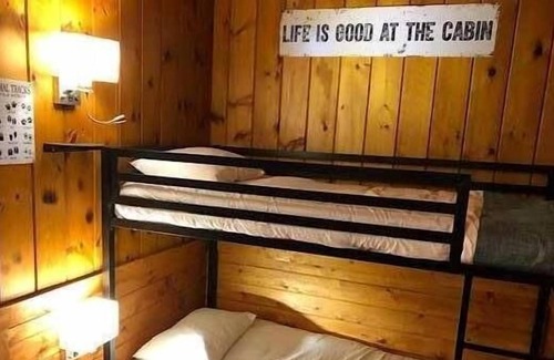 Teresita House | Visit Missouri! Pet-Friendly Cabins, Near Jacks Fork River and Rustiques Antique