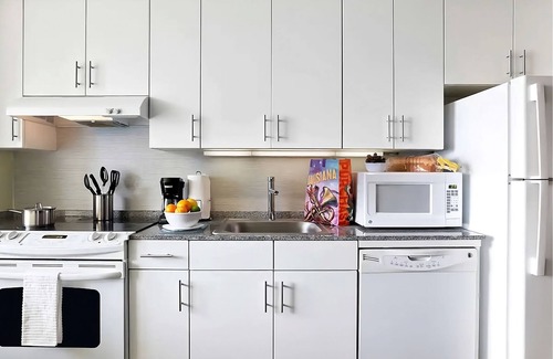 Central Business District Apartment | Visit New Orleans! Ideal Downtown Locale near Bourbon Street w/Spacious Rooms