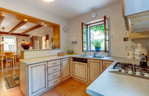 Mali Losinj House | Visit our lovely three storey family house surrounded by spacious garden
