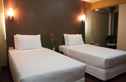 Ratchathewi Cabin | Visiting Card Hotel & Resort