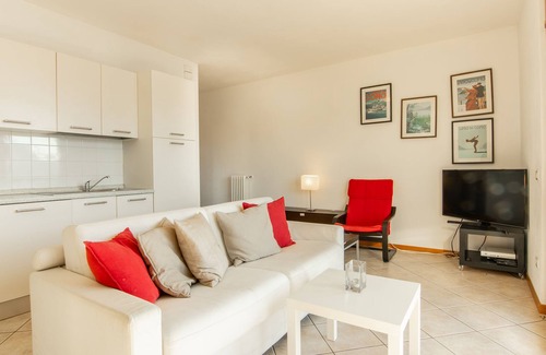 Perledo Apartment | Vista d'Oro Ulivo Apt. 7