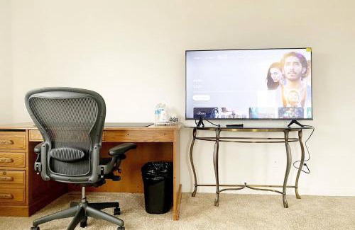 Winchester House | Vista Oasis Retreat - Southern California Wine Country - Mountain Views