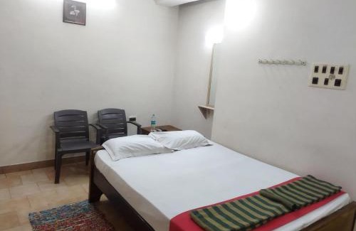 Mayiladuthurai Hotel | Visvam Guest House
