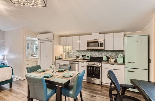 Northwest Bellevue Apartment | Vita Bella Luxury Studio 1king bed 1 sofabed