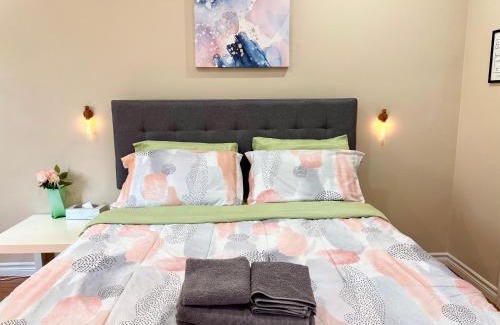 Bathurst Manor House | Vita House near Rogers Stadium and Yorkdale Shopping Center