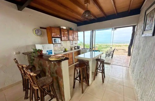 Punta Sal Cabin | ¡vive el Paraíso en Justo en la Gloria! ¡goza Esta Casa de Playa y Vista al Mar!