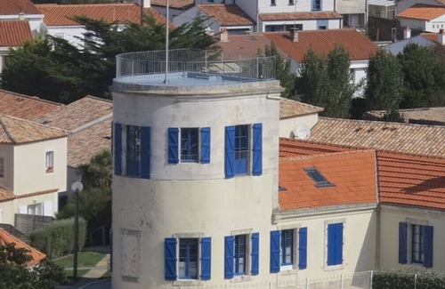 Les Sables d'Olonne Villa | Vivez dans cet ancien sémaphore avec vue mer