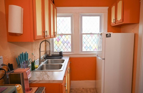 East Cleveland Apartment | Vivid Harmony | Themed | Sleeps 16