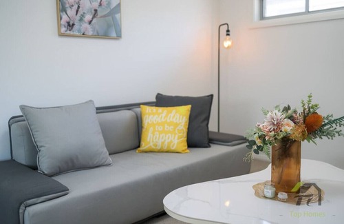 Bankstown Apartment | Vivid home in Bankstown 2B2B