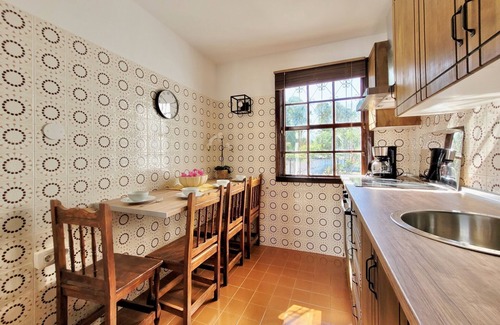 Las Arenas Apartment | Vizcaina - La Viña by TOR