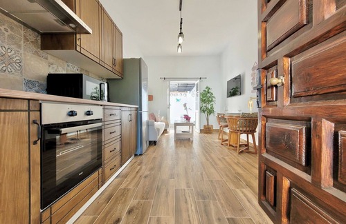 Las Arenas Apartment | Vizcaina - Strelitzia by TOR