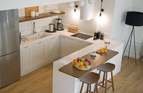 Athens City Centre Apartment | Voreas | 2BDR Suite Apartment with Ermou Str. View