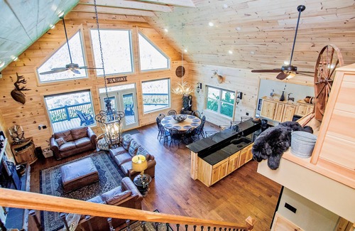 Frank Cabin | Voted "BEST VIEWS" - Private 6 Acres - High Demand Area! - Surrounded by Forest!