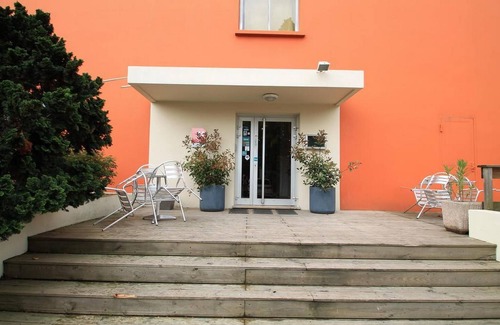 Saint-Priest Apartment | Voyage d'Affaires av/Salle de Séminaire+Wifi!