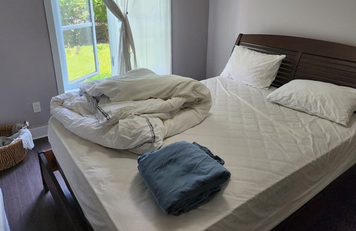 Pointe-aux-Trembles House | Vrbo Property