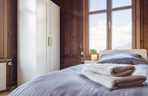 Grabs Apartment | Vrbo Property