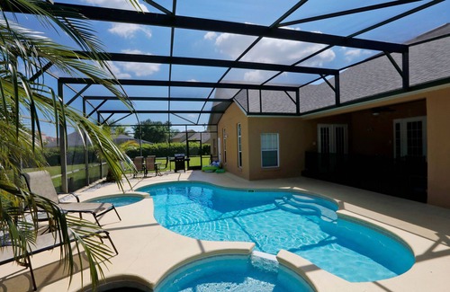 West Kissimmee Villa | VRBO STAYED! 6 Bedrms, Free Wifi, 2.5 Miles to Disney! Theater, Mickey Pool!