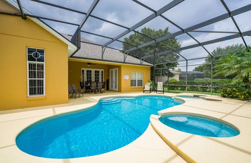 West Kissimmee Villa | VRBO STAYED! 6 Bedrms, Free Wifi, 2.5 Miles to Disney! Theater, Mickey Pool!