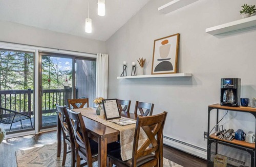 Quechee Condo | VT-Style Saltbox Designed Condo | Mill Run 5E