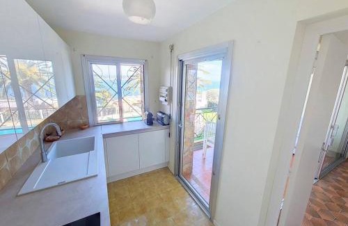 Theoule-sur-Mer Apartment | Vue baie à 5min de la plage 44m² avec parking