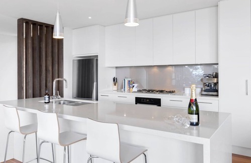 Lorne House | Vue De Mer - Stunning and specious in the treetops