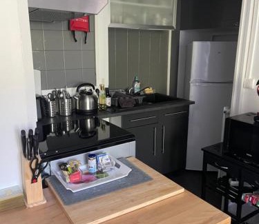 Excideuil Bed & Breakfast | Vue du Chateau Gite Studio