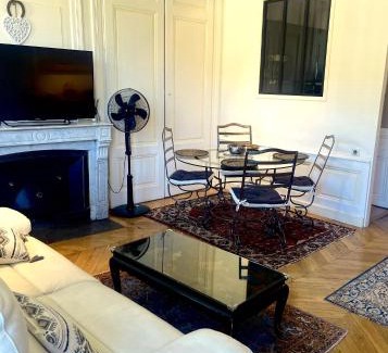 Fourviere Apartment | Vue sur l'eau
