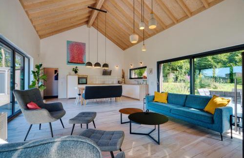 Breitscheid Villa | Wäller Haus - Modern villa with fireplace & large natural garden