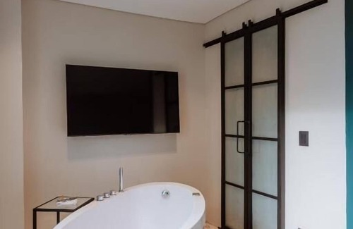 El Tesoro House | w* | Chic Loft w/Amazing View in Poblado