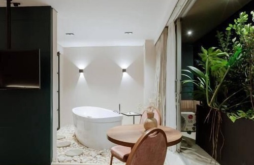 Las Lomas I House | w* | Deluxe Loft with Mountain Views and Bathtub