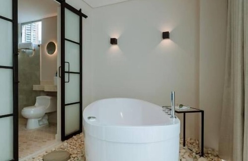Las Lomas I House | w* | Deluxe Loft with Mountain Views and Bathtub