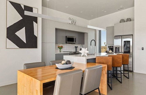 Joshua Tree House | W House: Luxe Near Park Heated Pool & Spa