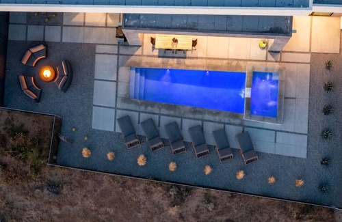 Joshua Tree House | W House: Luxe Near Park Heated Pool & Spa